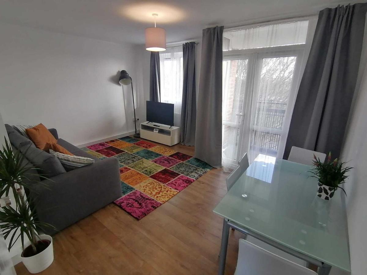 White City Apartment, Your London Stay Extérieur photo