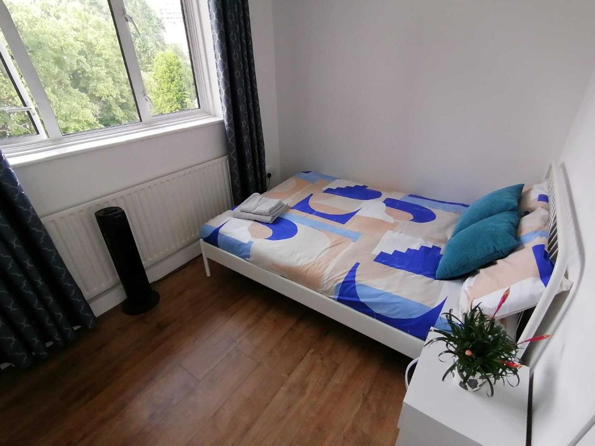White City Apartment, Your London Stay Extérieur photo